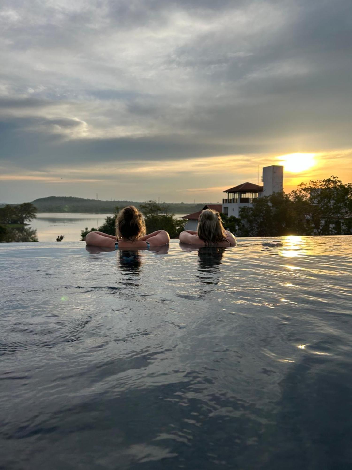 Sundown Lake Hotel & Spa Habarana Zewnętrze zdjęcie