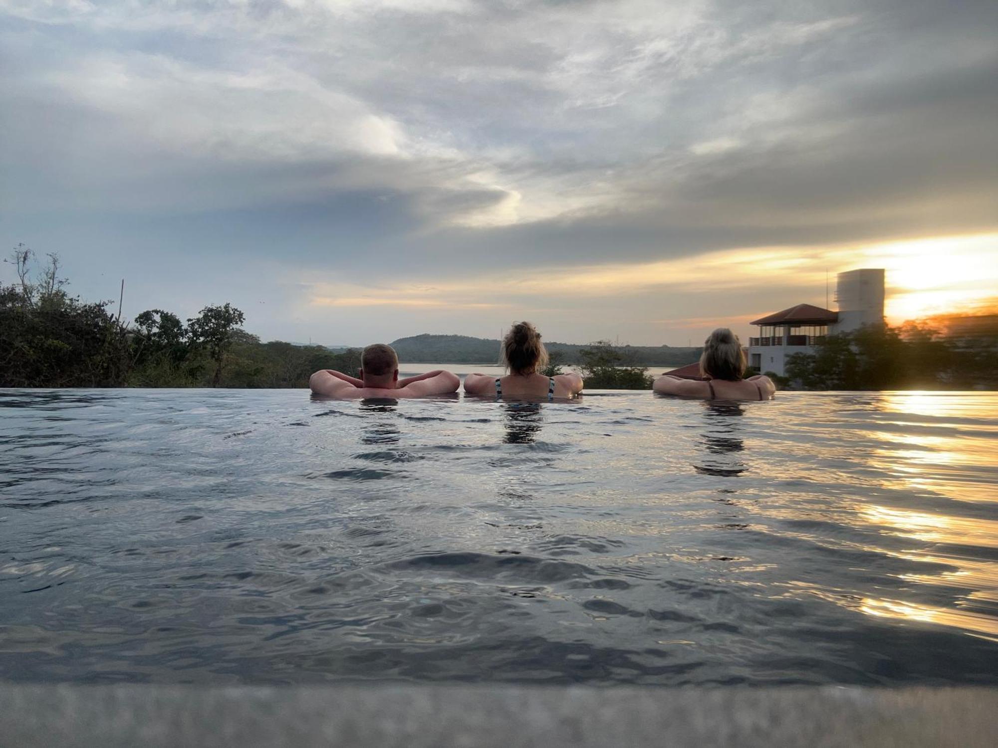 Sundown Lake Hotel & Spa Habarana Zewnętrze zdjęcie