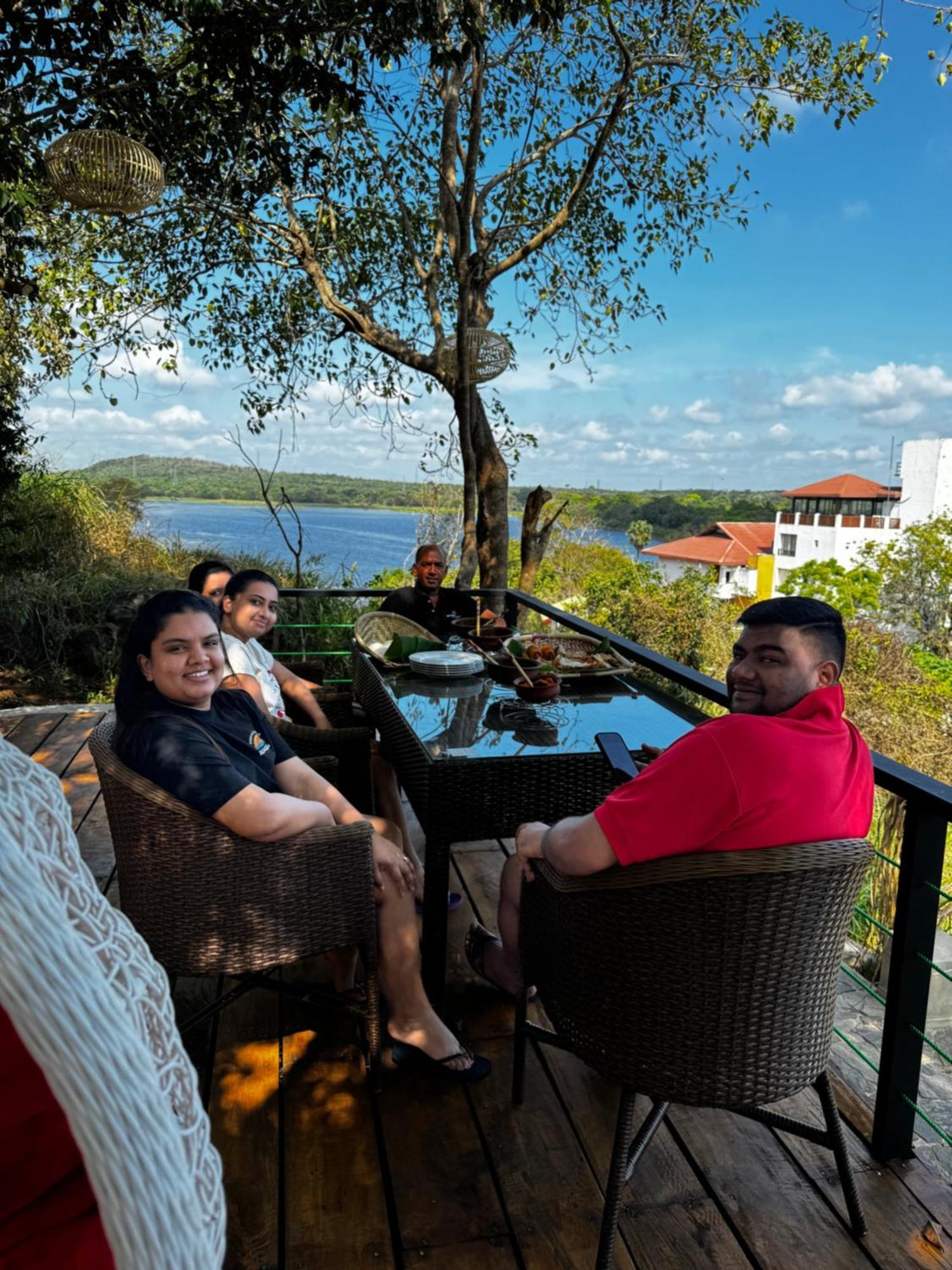 Sundown Lake Hotel & Spa Habarana Zewnętrze zdjęcie